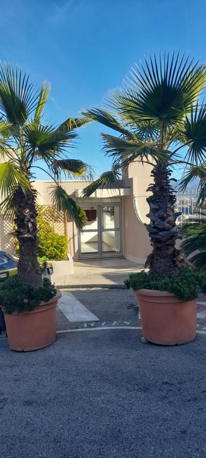 Chambre D Hote Avec Clim Terrasse Et Petit Dejeuner Hauteurs De Nice Bagian luar foto